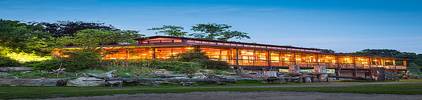 "Kiwara-Lodge" auf der Kiwara- Savanne mit Beleuchtung