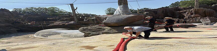 Prof. Dr. Jörg Junhold dreht den Wasserschlauch in Feuerland auf
