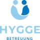 zwei umarmende Manschen mit Schriftzug Hygge Betreuung
