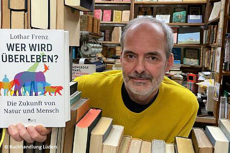 Autor Lothar Frenz in der Buchhandlung Lüders